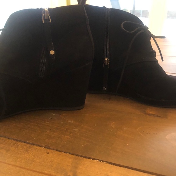 Dolce Vita Wedge Booties - Picture 5 of 6